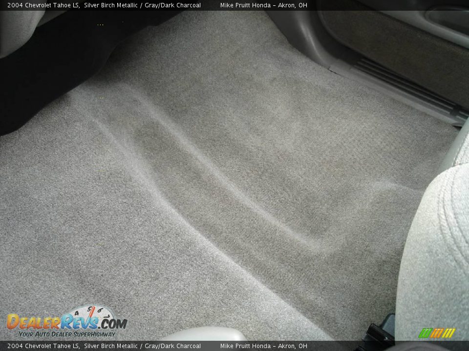 2004 Chevrolet Tahoe LS Silver Birch Metallic / Gray/Dark Charcoal Photo #31