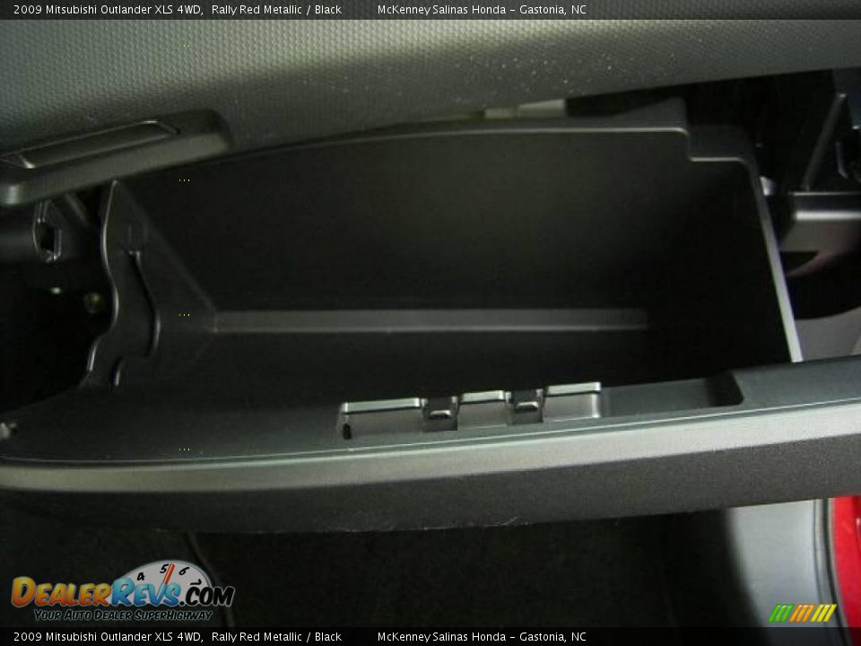 2009 Mitsubishi Outlander XLS 4WD Rally Red Metallic / Black Photo #18