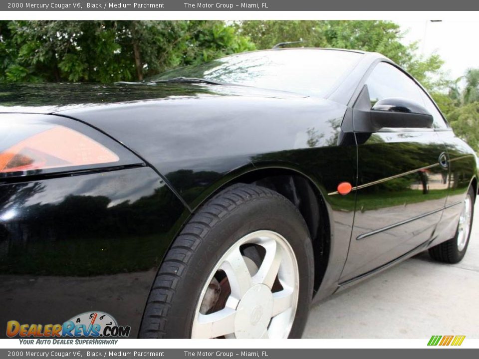 2000 Mercury Cougar V6 Black / Medium Parchment Photo #13