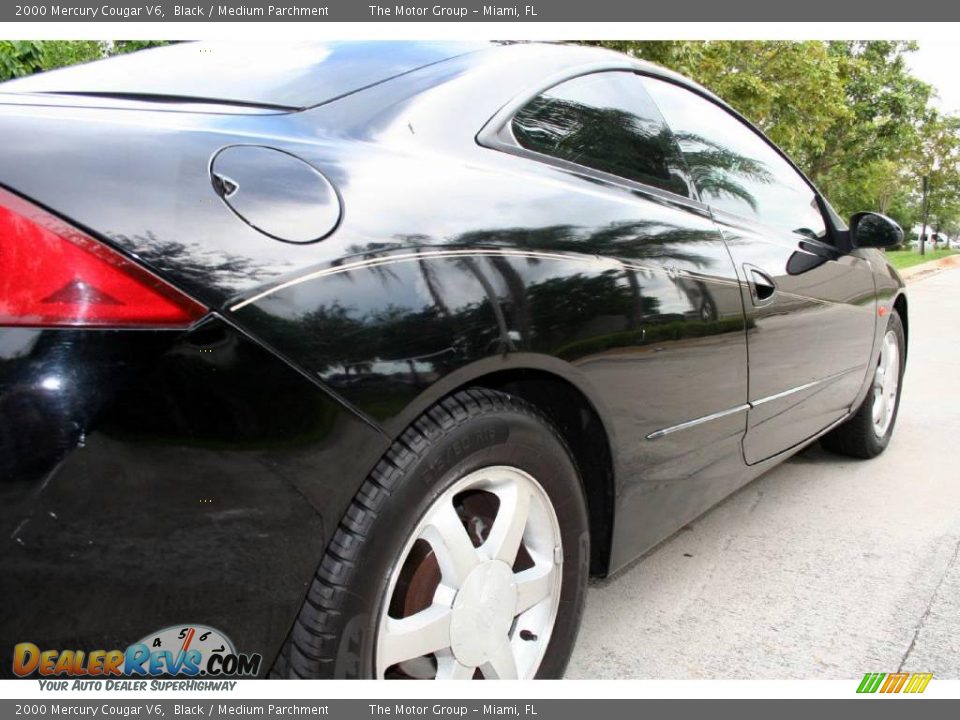 2000 Mercury Cougar V6 Black / Medium Parchment Photo #15
