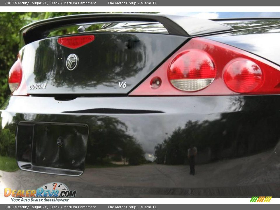 2000 Mercury Cougar V6 Black / Medium Parchment Photo #20