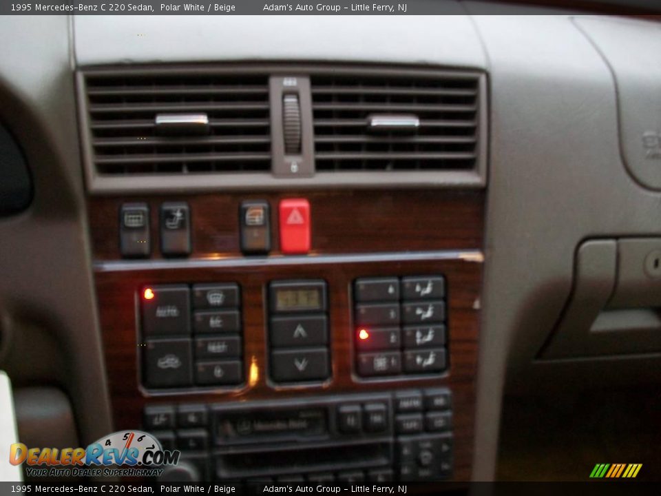 1995 Mercedes-Benz C 220 Sedan Polar White / Beige Photo #10