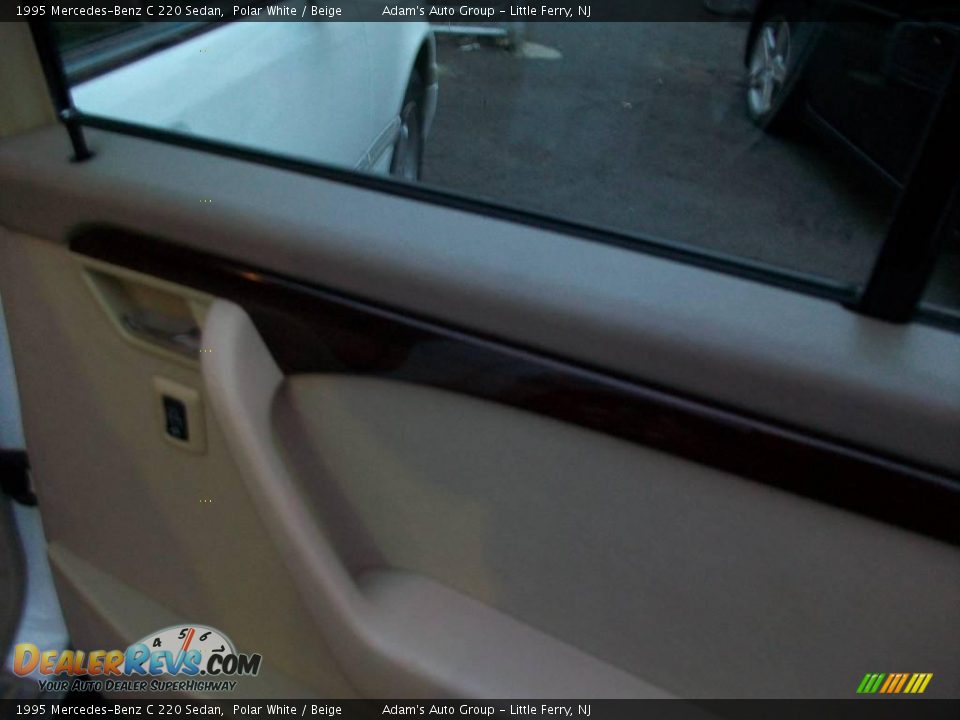 1995 Mercedes-Benz C 220 Sedan Polar White / Beige Photo #19