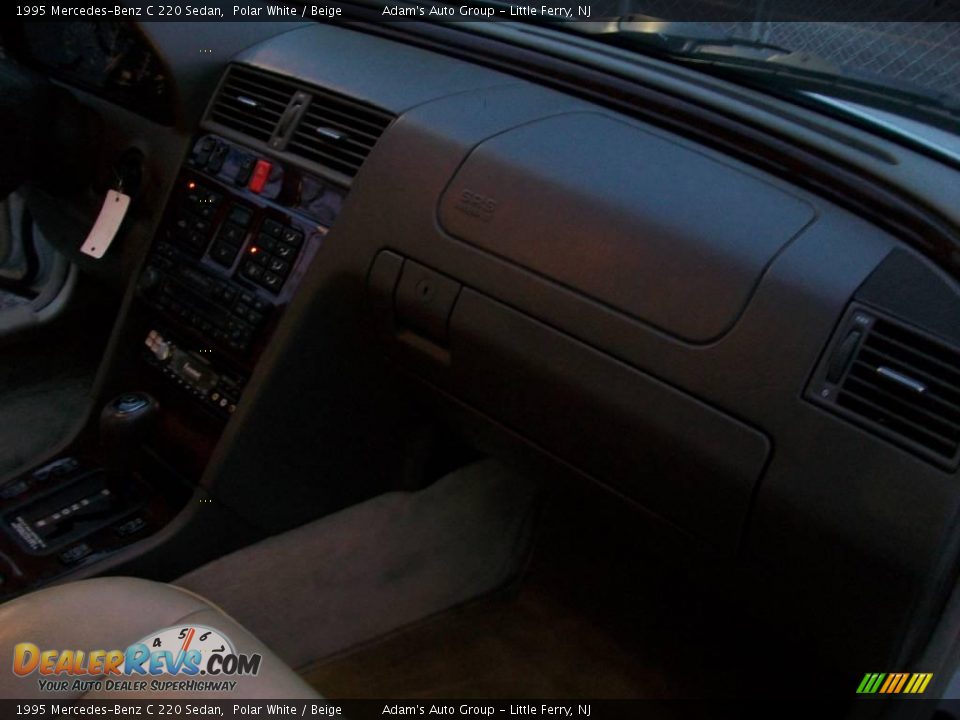 1995 Mercedes-Benz C 220 Sedan Polar White / Beige Photo #20