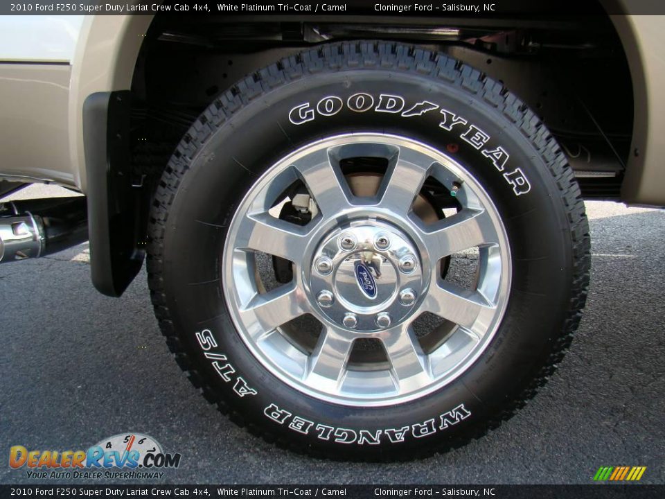 2010 Ford F250 Super Duty Lariat Crew Cab 4x4 White Platinum Tri-Coat / Camel Photo #17