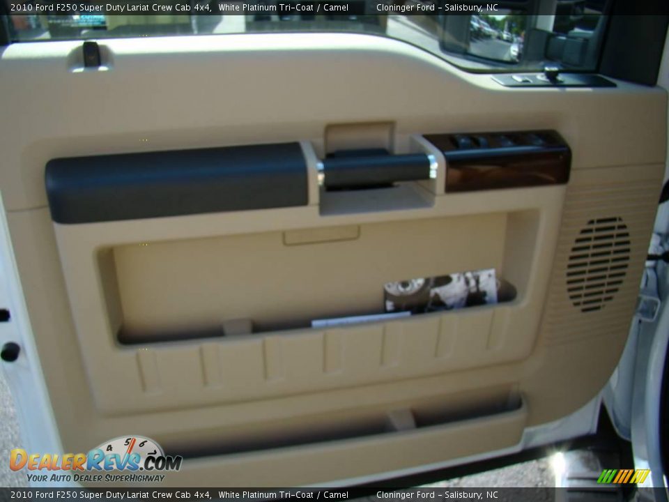 2010 Ford F250 Super Duty Lariat Crew Cab 4x4 White Platinum Tri-Coat / Camel Photo #19