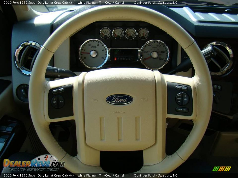 2010 Ford F250 Super Duty Lariat Crew Cab 4x4 White Platinum Tri-Coat / Camel Photo #22