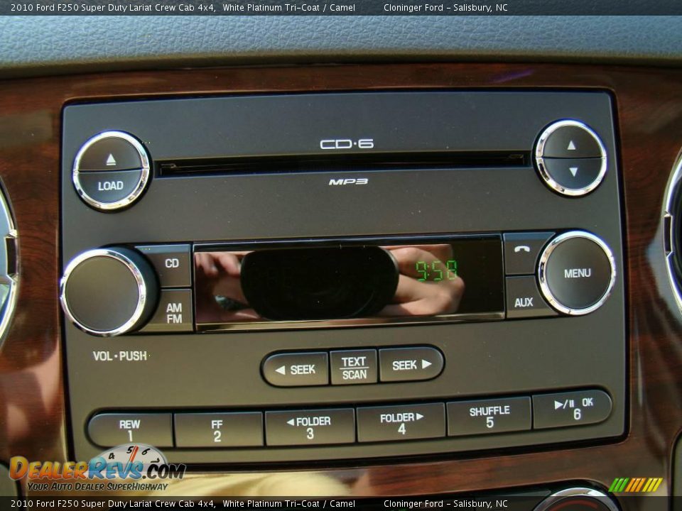 2010 Ford F250 Super Duty Lariat Crew Cab 4x4 White Platinum Tri-Coat / Camel Photo #23