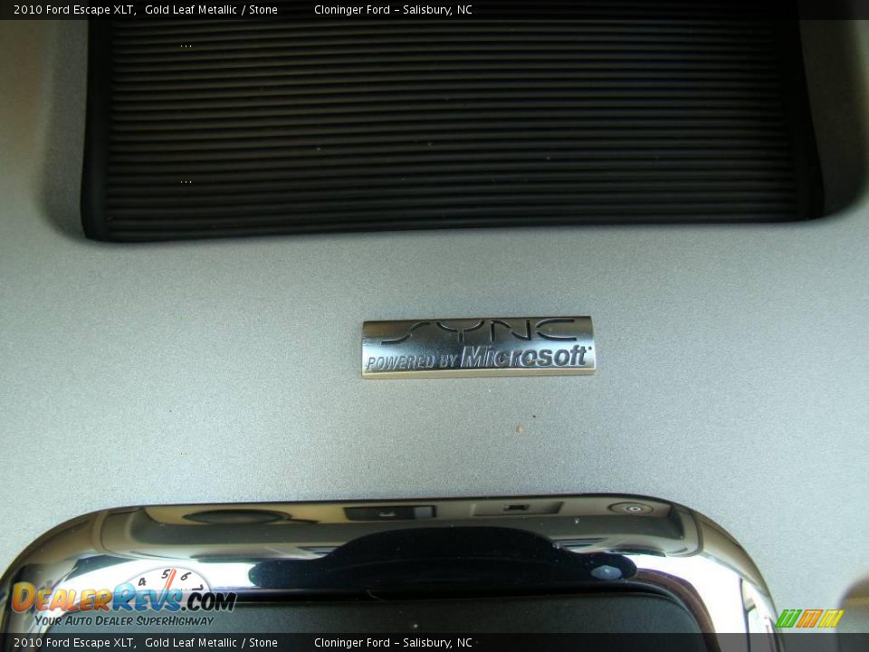 2010 Ford Escape XLT Gold Leaf Metallic / Stone Photo #27