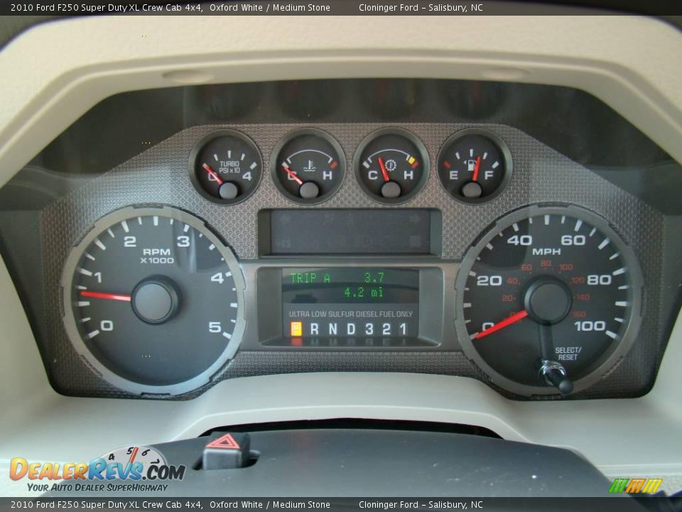 2010 Ford F250 Super Duty XL Crew Cab 4x4 Oxford White / Medium Stone Photo #19