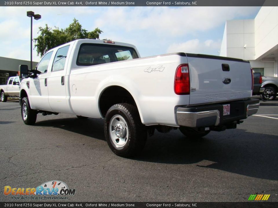 2010 Ford F250 Super Duty XL Crew Cab 4x4 Oxford White / Medium Stone Photo #25