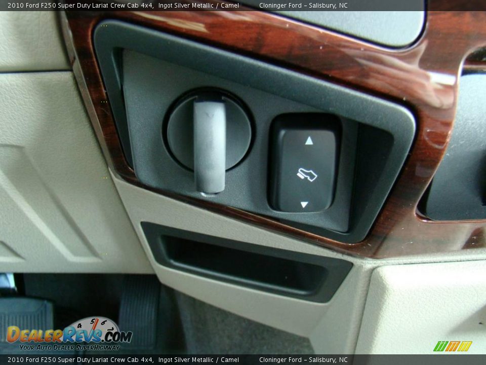 2010 Ford F250 Super Duty Lariat Crew Cab 4x4 Ingot Silver Metallic / Camel Photo #25