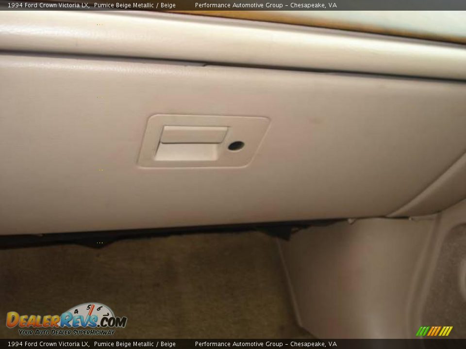 1994 Ford Crown Victoria LX Pumice Beige Metallic / Beige Photo #19