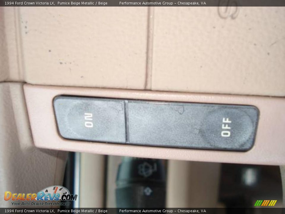 1994 Ford Crown Victoria LX Pumice Beige Metallic / Beige Photo #25