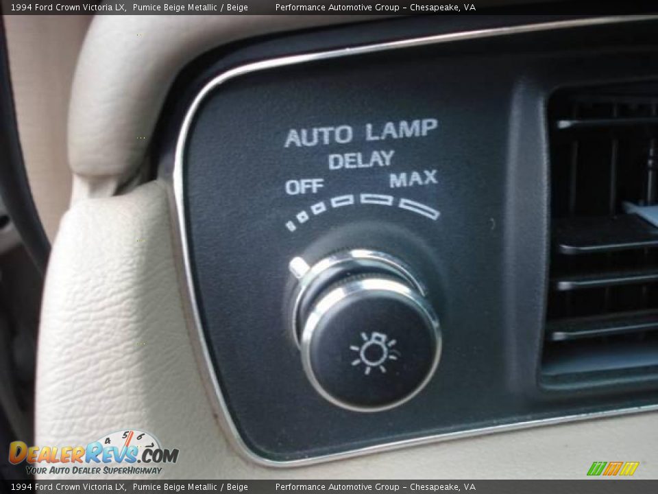 1994 Ford Crown Victoria LX Pumice Beige Metallic / Beige Photo #27