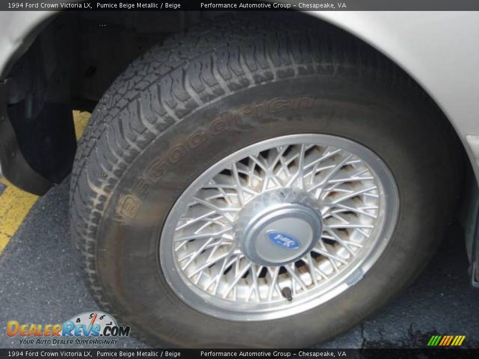 1994 Ford Crown Victoria LX Pumice Beige Metallic / Beige Photo #29