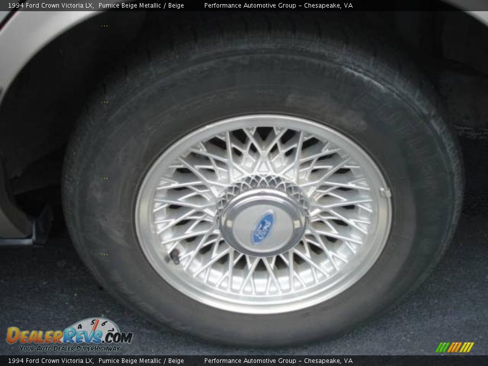 1994 Ford Crown Victoria LX Pumice Beige Metallic / Beige Photo #31