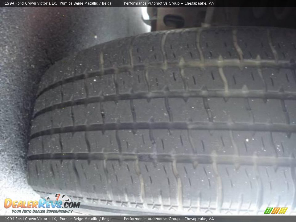 1994 Ford Crown Victoria LX Pumice Beige Metallic / Beige Photo #34
