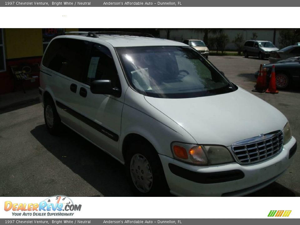 1997 Chevrolet Venture Bright White / Neutral Photo #4
