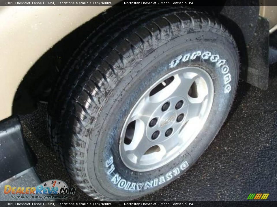 2005 Chevrolet Tahoe LS 4x4 Sandstone Metallic / Tan/Neutral Photo #9