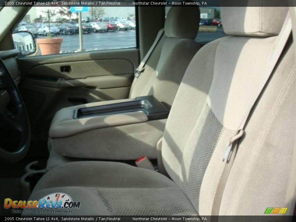 2005 Chevrolet Tahoe LS 4x4 Sandstone Metallic / Tan/Neutral Photo #10