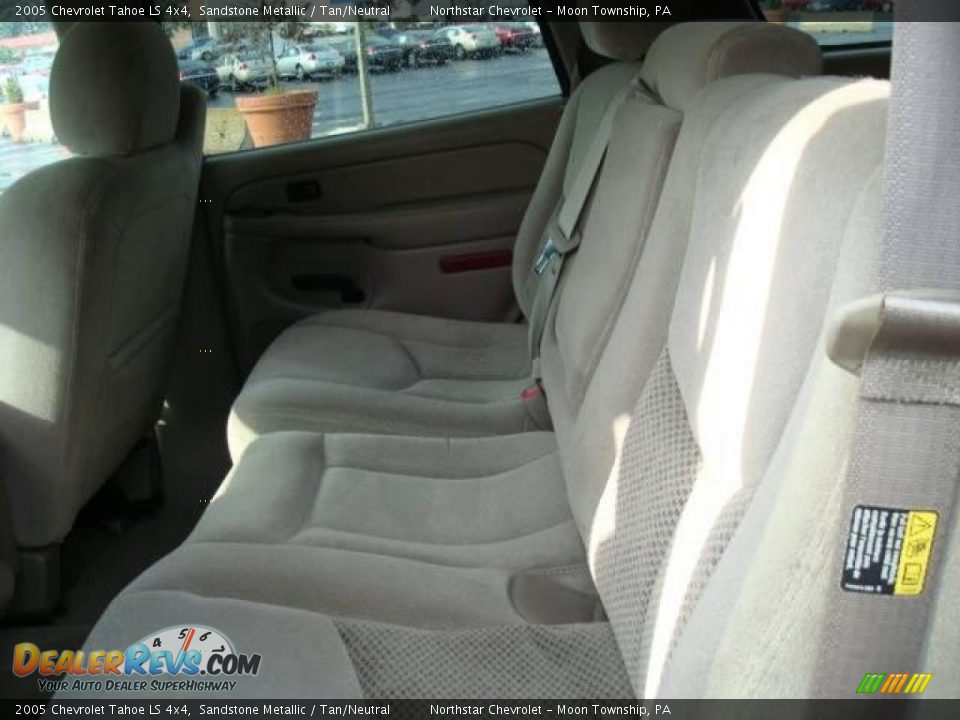 2005 Chevrolet Tahoe LS 4x4 Sandstone Metallic / Tan/Neutral Photo #11