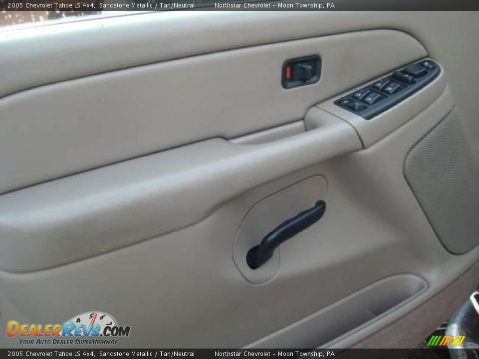 2005 Chevrolet Tahoe LS 4x4 Sandstone Metallic / Tan/Neutral Photo #14