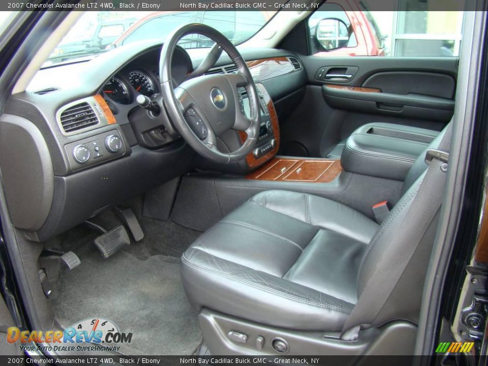 2007 Chevrolet Avalanche LTZ 4WD Black / Ebony Photo #12