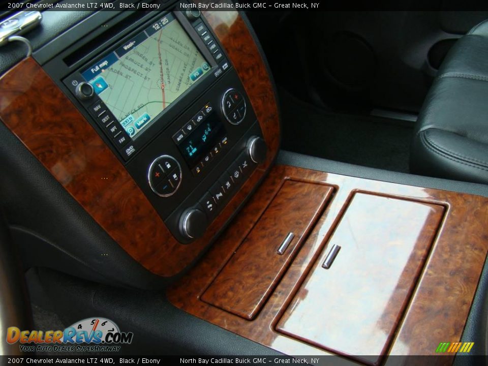 2007 Chevrolet Avalanche LTZ 4WD Black / Ebony Photo #16