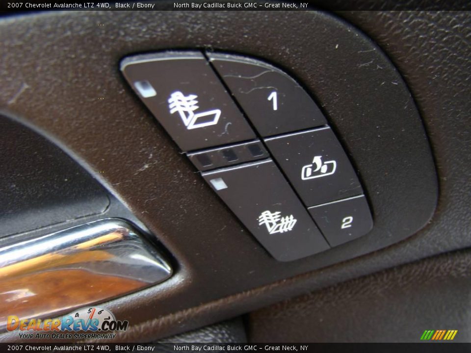 2007 Chevrolet Avalanche LTZ 4WD Black / Ebony Photo #17