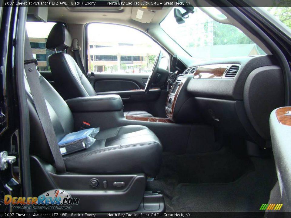 2007 Chevrolet Avalanche LTZ 4WD Black / Ebony Photo #18
