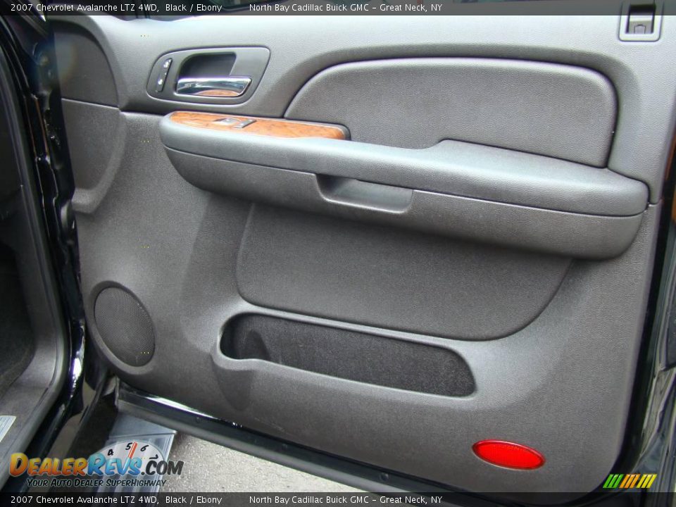 2007 Chevrolet Avalanche LTZ 4WD Black / Ebony Photo #20