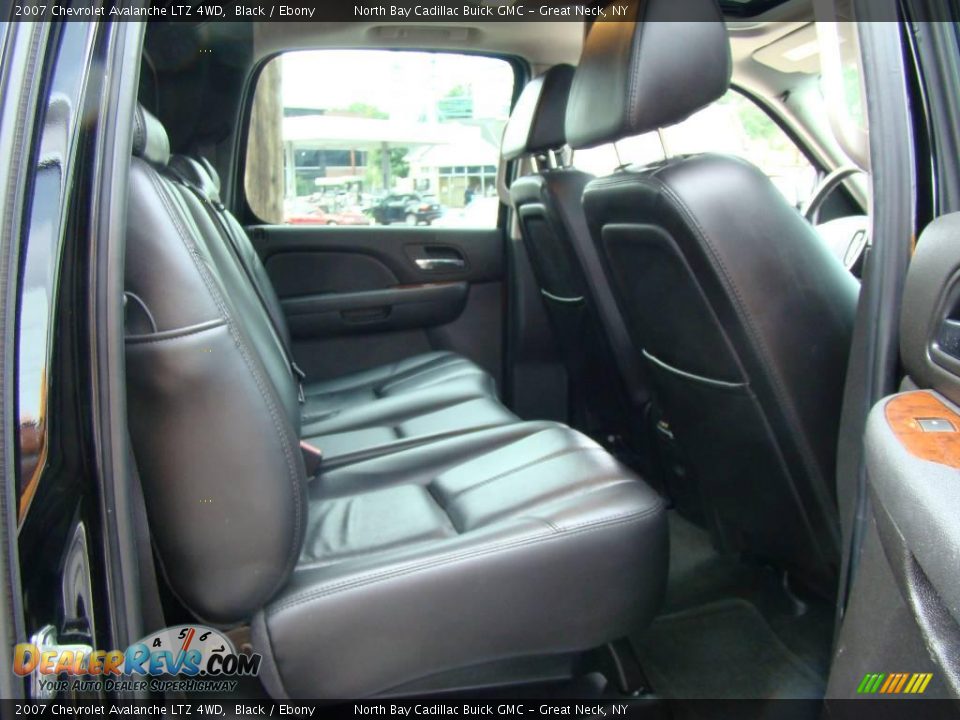 2007 Chevrolet Avalanche LTZ 4WD Black / Ebony Photo #24