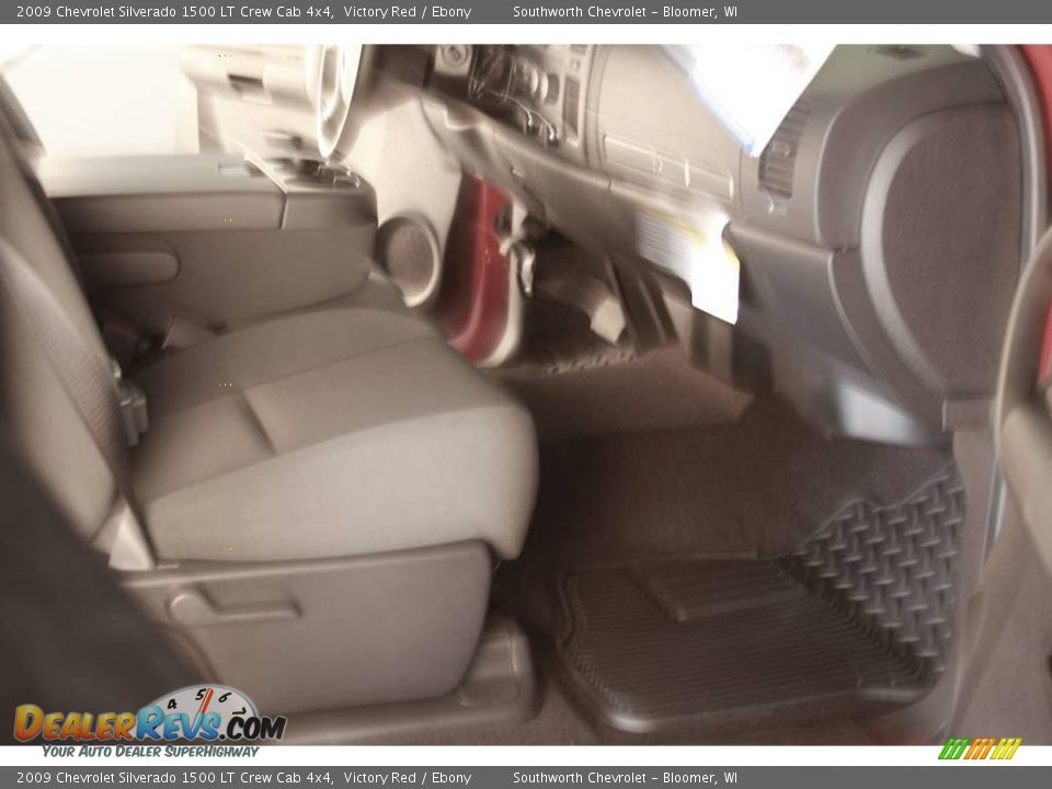 2009 Chevrolet Silverado 1500 LT Crew Cab 4x4 Victory Red / Ebony Photo #4