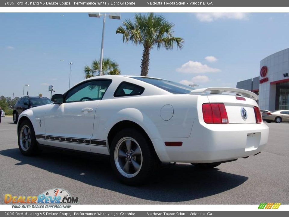 2006 Ford Mustang V6 Deluxe Coupe Performance White / Light Graphite Photo #4