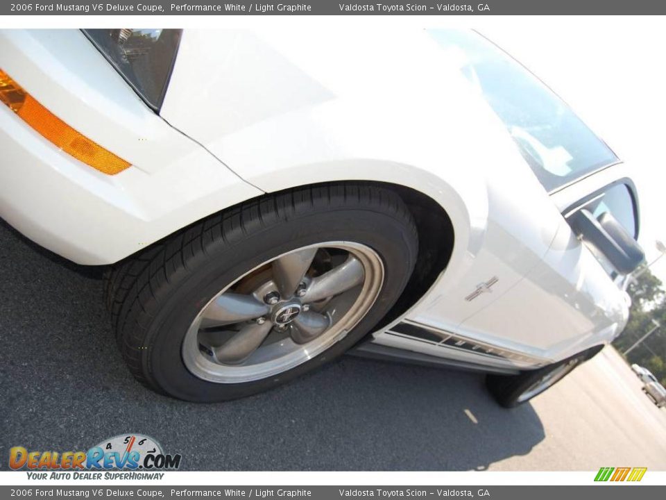 2006 Ford Mustang V6 Deluxe Coupe Performance White / Light Graphite Photo #7
