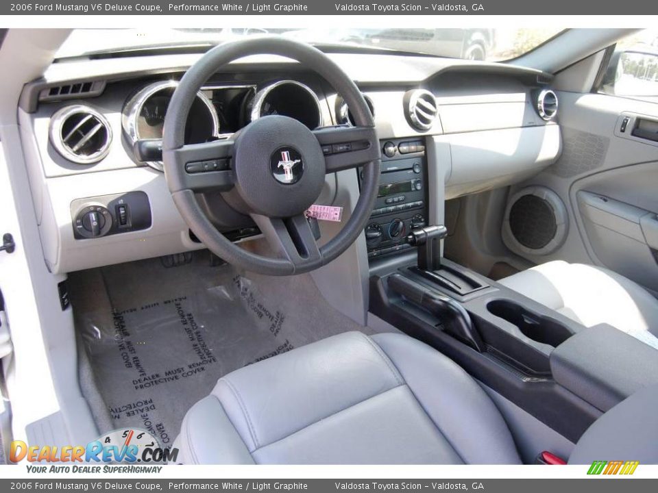 2006 Ford Mustang V6 Deluxe Coupe Performance White / Light Graphite Photo #9