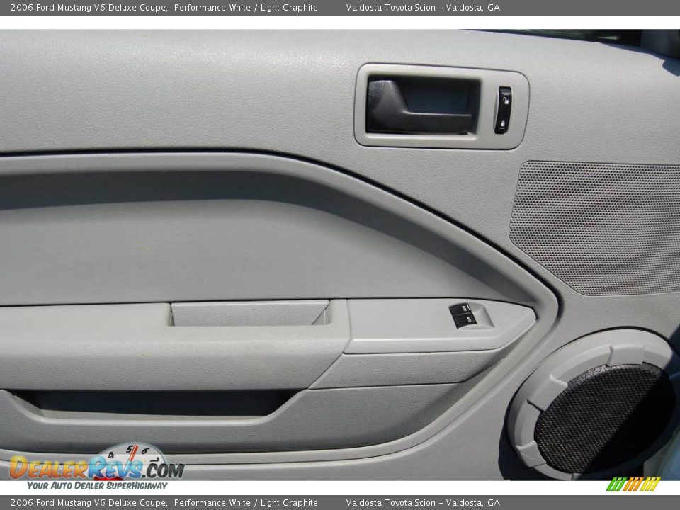2006 Ford Mustang V6 Deluxe Coupe Performance White / Light Graphite Photo #15