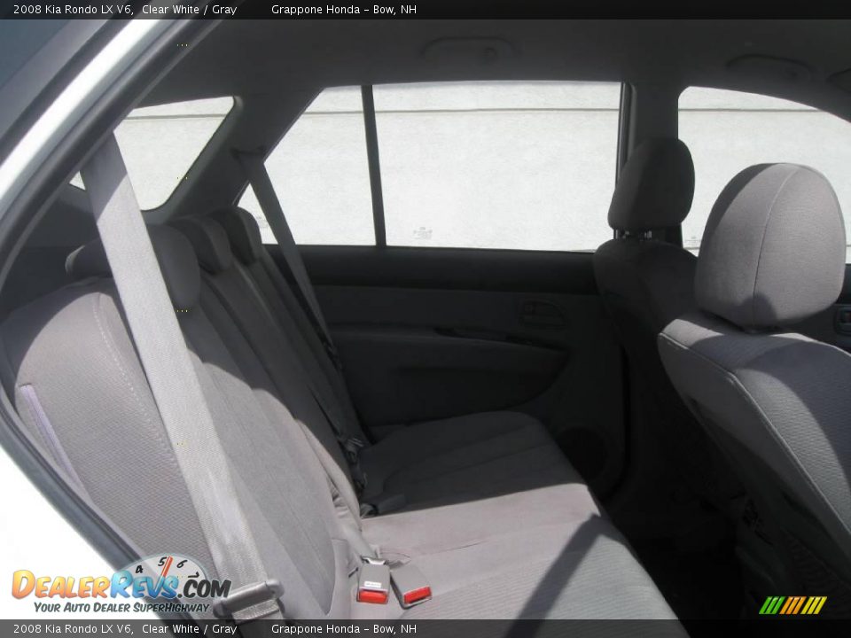 2008 Kia Rondo LX V6 Clear White / Gray Photo #5