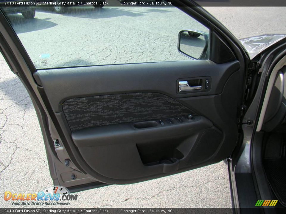 2010 Ford Fusion SE Sterling Grey Metallic / Charcoal Black Photo #16