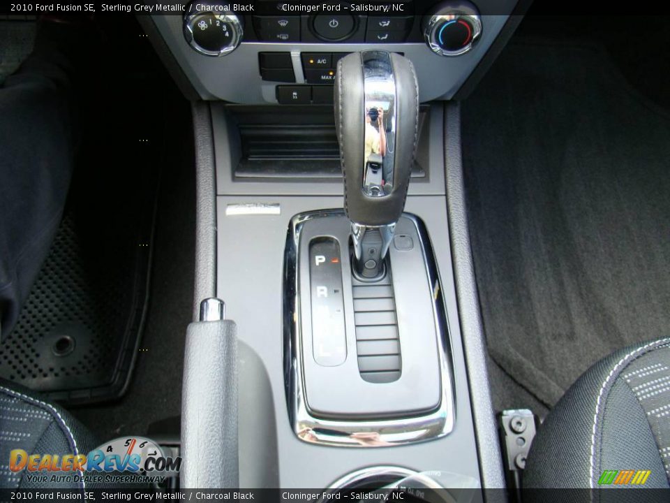 2010 Ford Fusion SE Sterling Grey Metallic / Charcoal Black Photo #25
