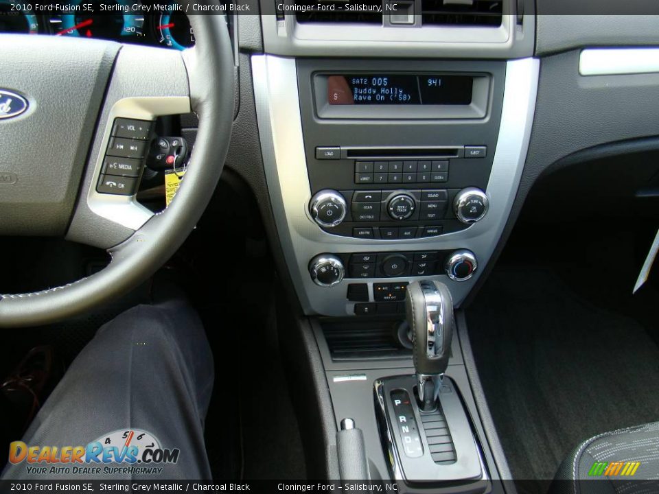 2010 Ford Fusion SE Sterling Grey Metallic / Charcoal Black Photo #26