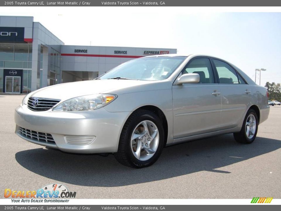 2005 Toyota Camry LE Lunar Mist Metallic / Gray Photo #2