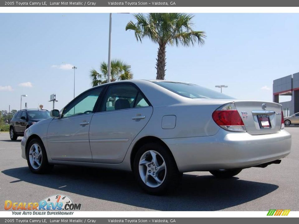2005 Toyota Camry LE Lunar Mist Metallic / Gray Photo #4