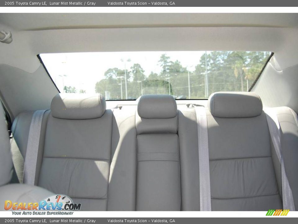 2005 Toyota Camry LE Lunar Mist Metallic / Gray Photo #14