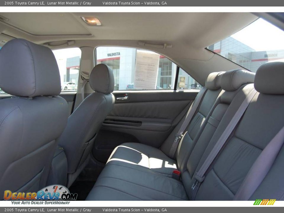 2005 Toyota Camry LE Lunar Mist Metallic / Gray Photo #15