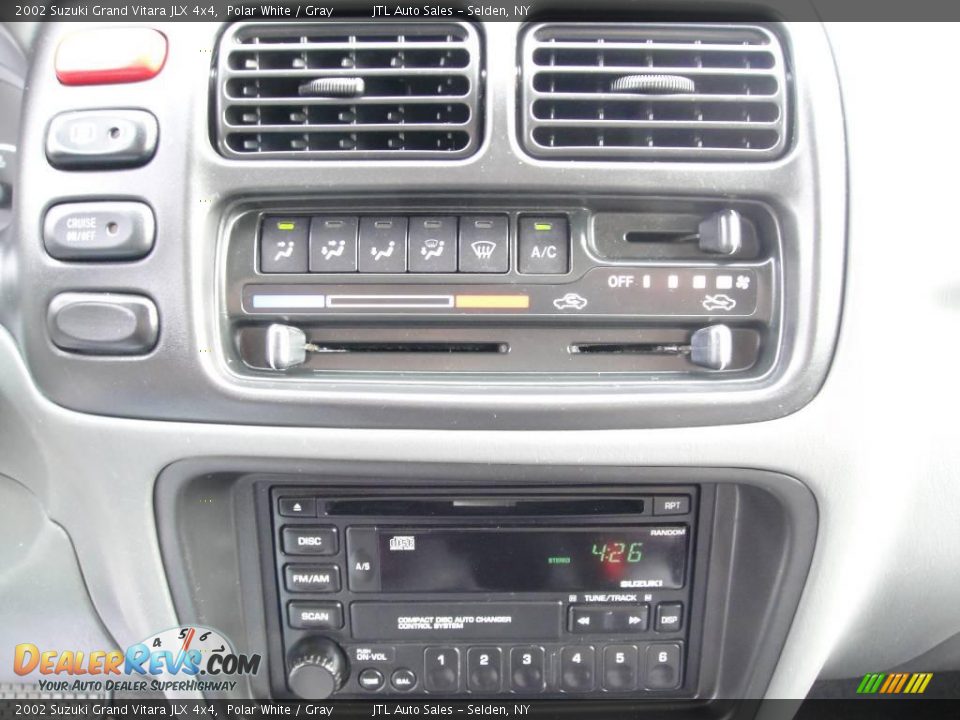 2002 Suzuki Grand Vitara JLX 4x4 Polar White / Gray Photo #12