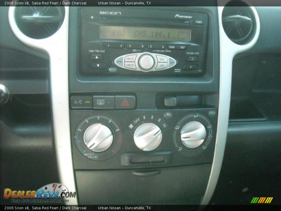 2006 Scion xB Salsa Red Pearl / Dark Charcoal Photo #11
