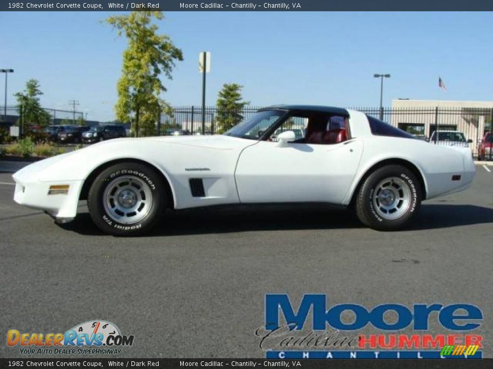 1982 Chevrolet Corvette Coupe White / Dark Red Photo #5