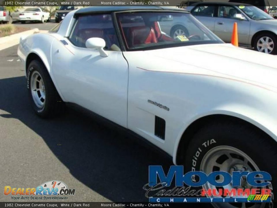 1982 Chevrolet Corvette Coupe White / Dark Red Photo #7